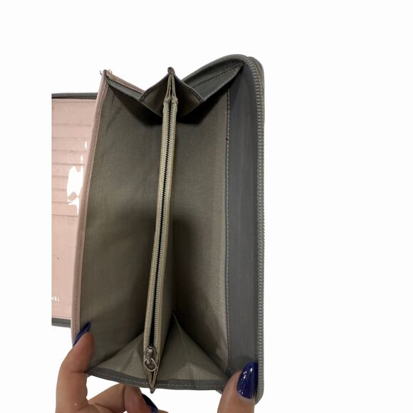 Chanel Zip-Around Wallet Silver Quilted Lambskin Leather CC Logo Accent - Picture 5 of 5